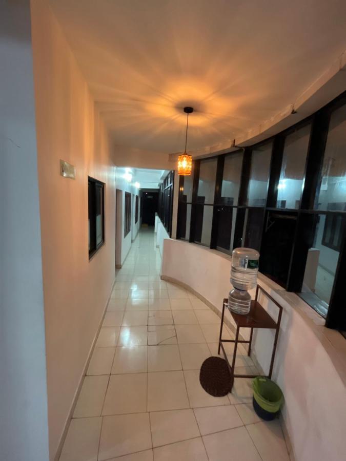 Tower 21 Regency Hotel Kochi Bagian luar foto