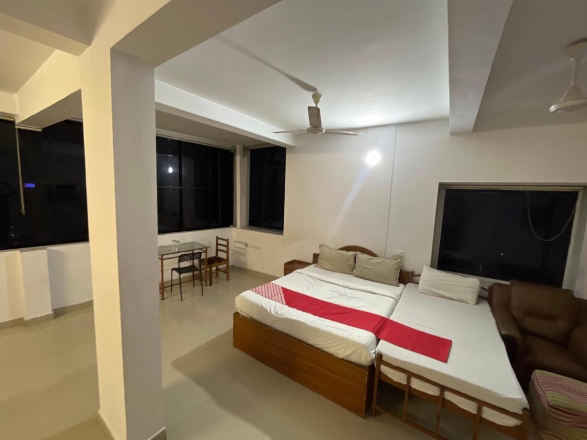 Tower 21 Regency Hotel Kochi Bagian luar foto